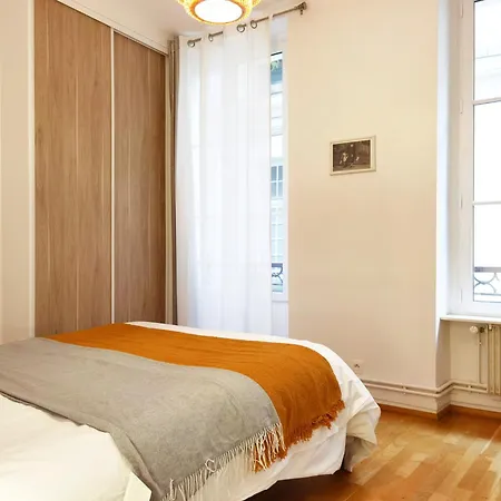 Apartment Calm 60m2 Near Notre-dame And Seine 2bdrs N4-4b
