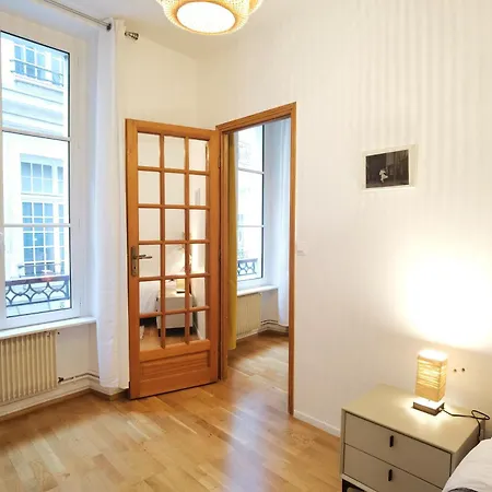 Calm 60m2 Near Notre-dame And Seine 2bdrs N4-4b Apartment