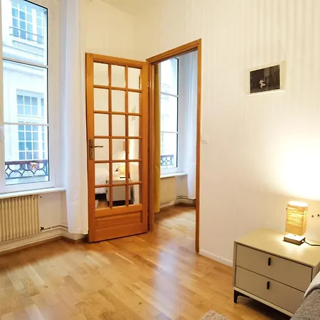 Calm 60m2 Near Notre-dame And Seine 2bdrs N4-4b Apartment