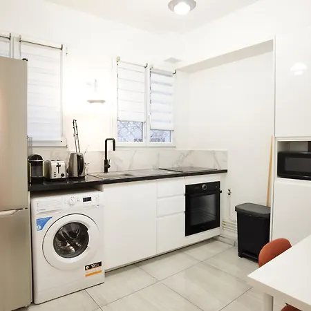 Calm 60m2 Near Notre-dame And Seine 2bdrs N4-4b Paris