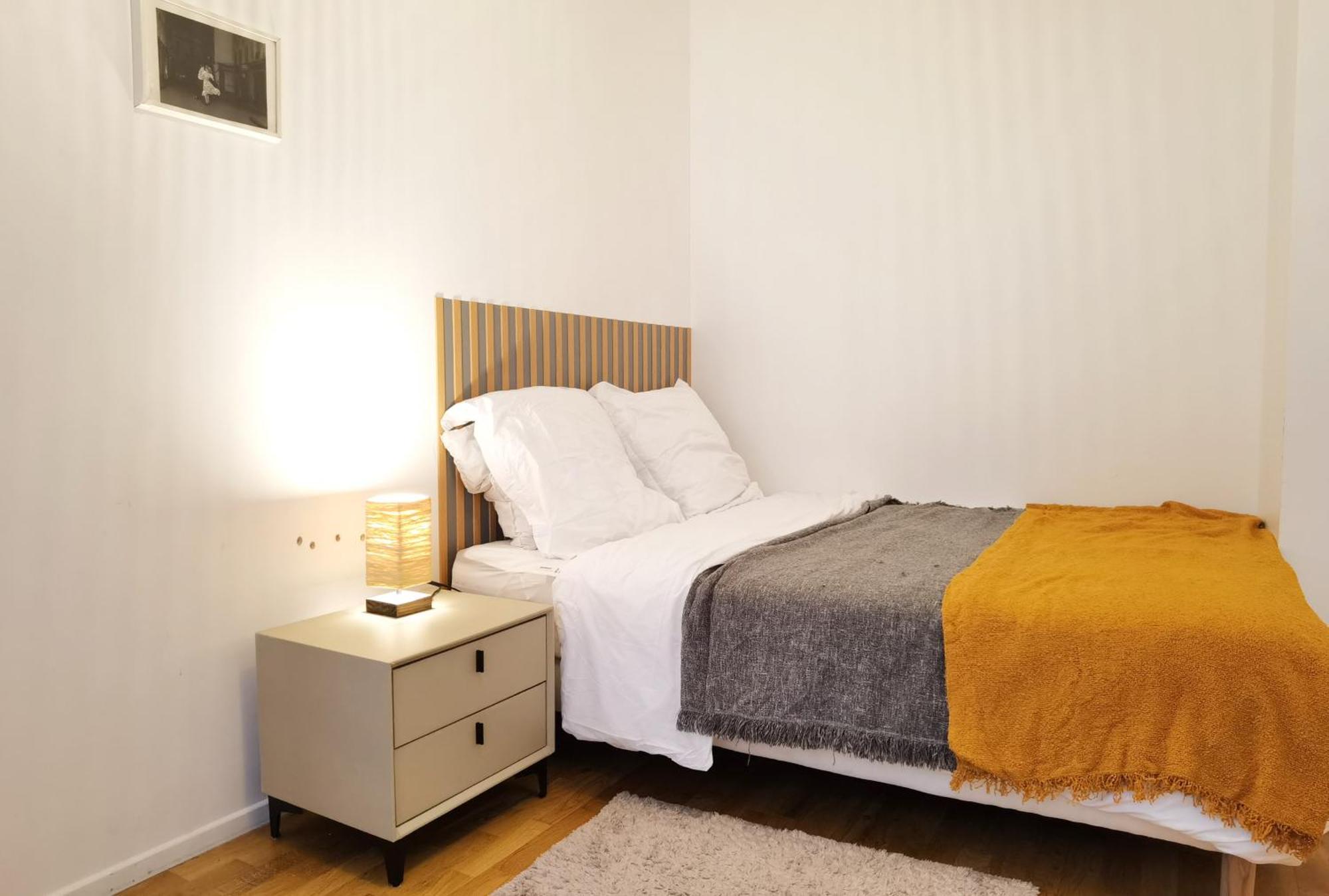 Calm 60m2 Near Notre-dame And Seine 2bdrs N4-4b Apartment
