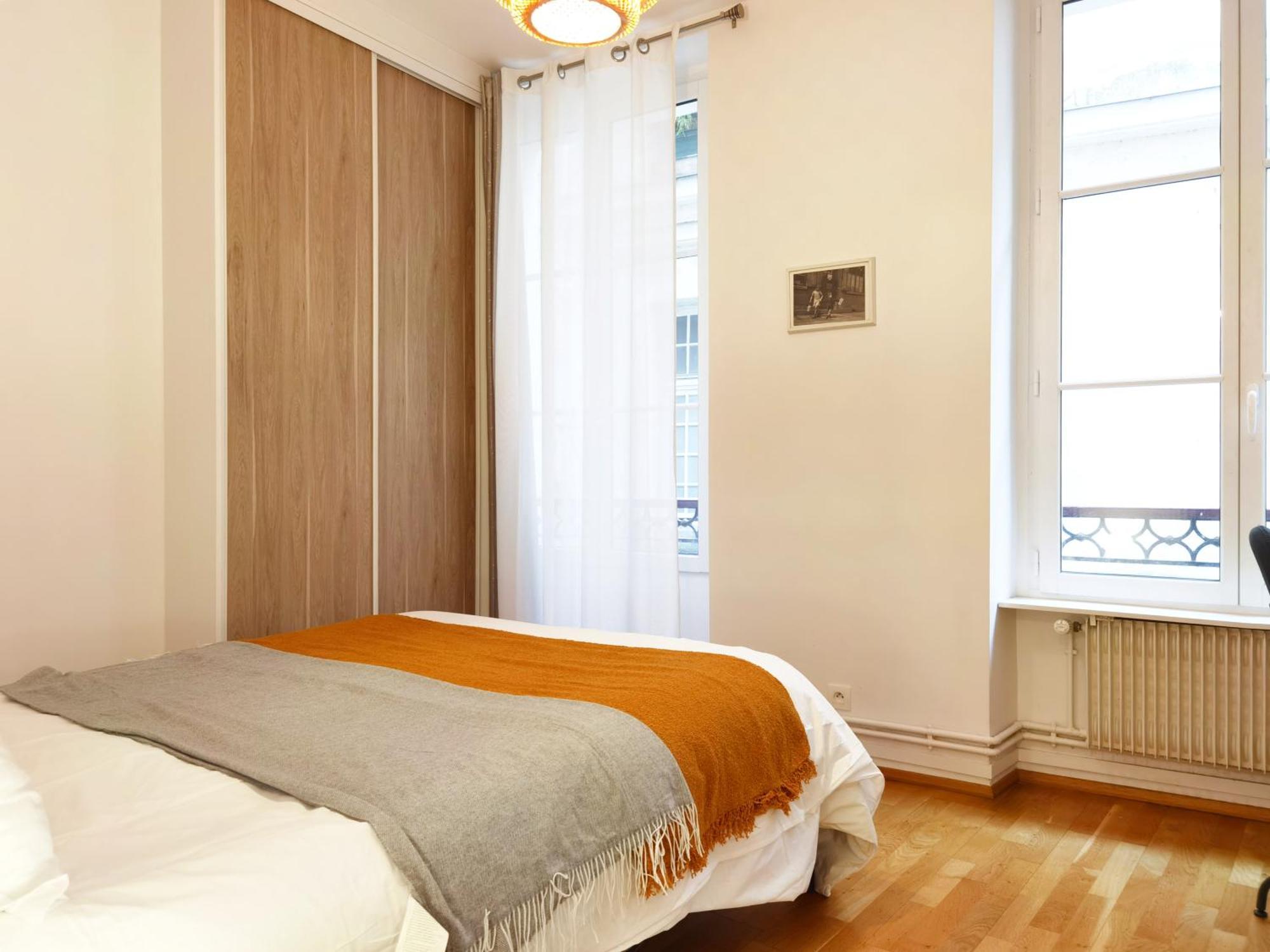 Apartment Calm 60m2 Near Notre-dame And Seine 2bdrs N4-4b