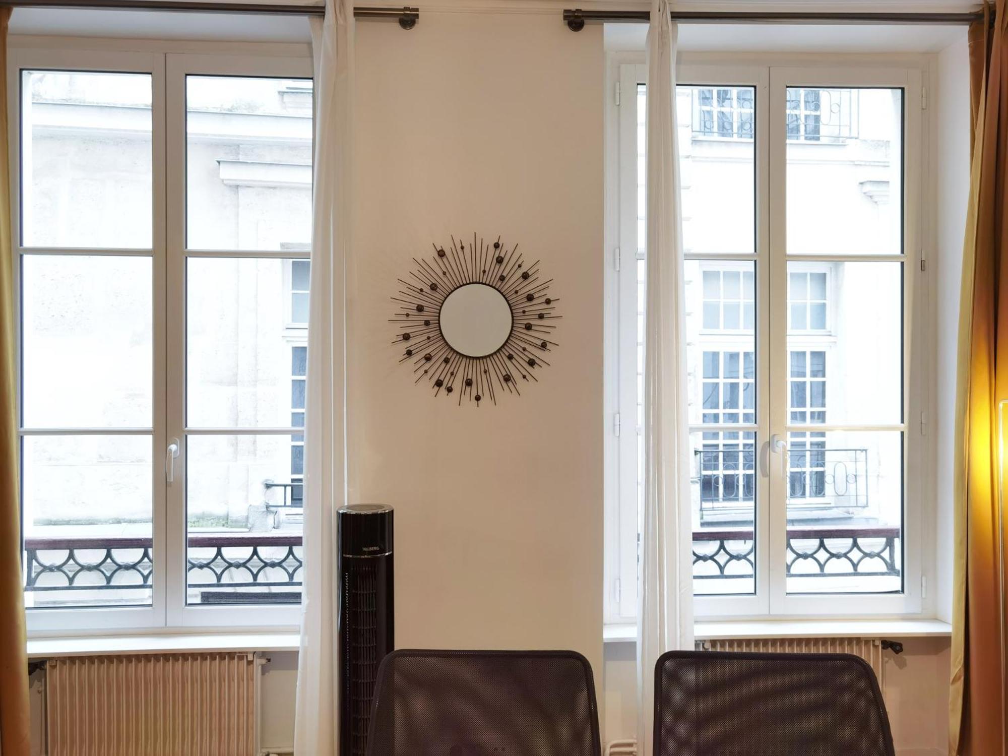 Calm 60m2 Near Notre-dame And Seine 2bdrs N4-4b Apartment Paris