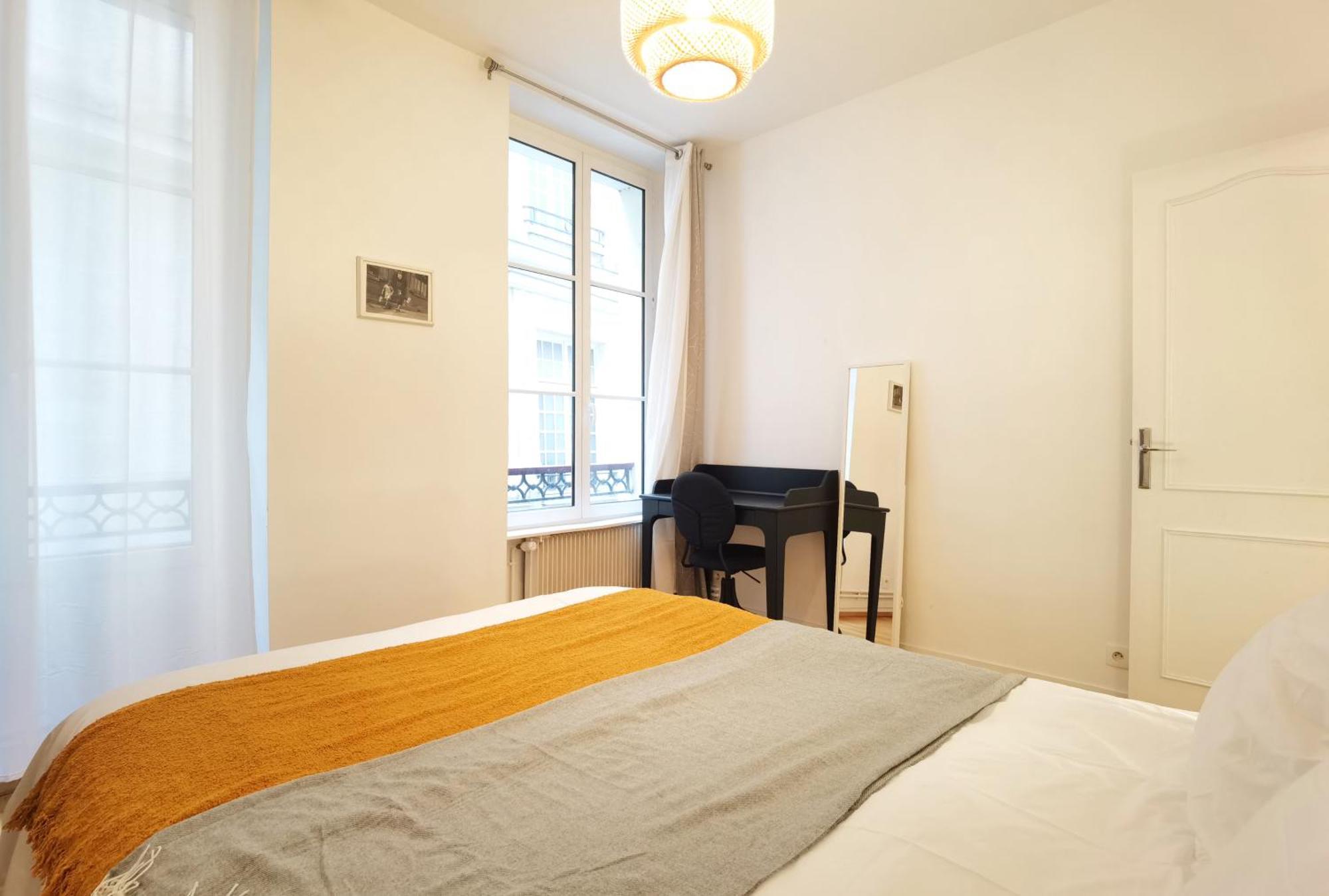 Calm 60m2 Near Notre-dame And Seine 2bdrs N4-4b Paris